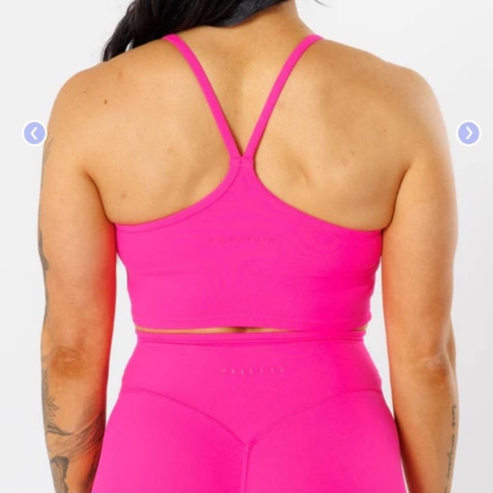 Paragon women’s small hot pink legend brami sports bra and sculptseam shorts 5in